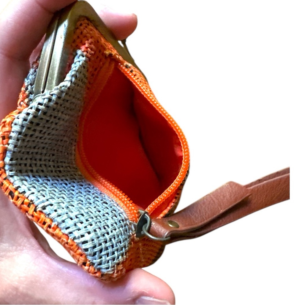 Engage Green NY Recycled Woven Paper Kisslock Framed Wristlet Bag Retired Color - Picture 2 of 7